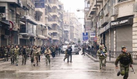 عدد من قوات الجيش السوري بعد طرد المسلحين من حلب